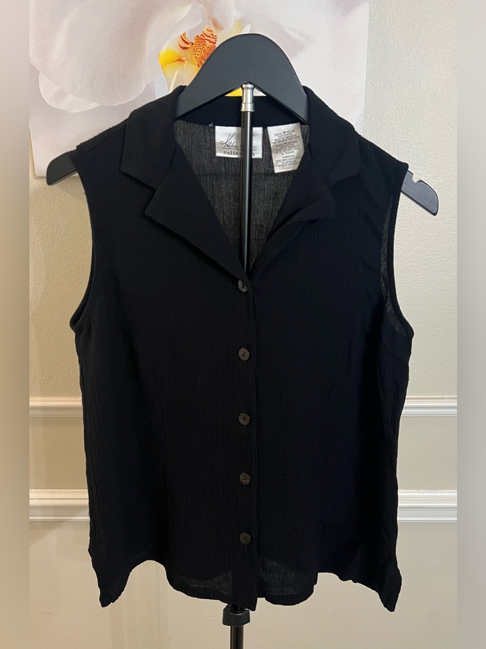 Kathie Lee Collection Women’s Sleeveless Button Up Collared V-Neck Top! Size M. - Picture 4 of 10